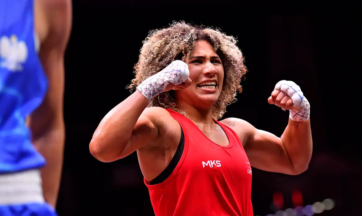 No momento, você está visualizando Rebeca Lima é campeã mundial de boxe em Liverpool