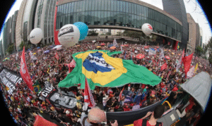 Leia mais sobre o artigo São Paulo tem 42 mil pessoas em ato contra PEC da Blindagem e anistia