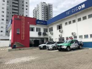 Leia mais sobre o artigo Mulher é presa em Manaus por torturar enteados e causar fraturas no crânio e na costela de bebê