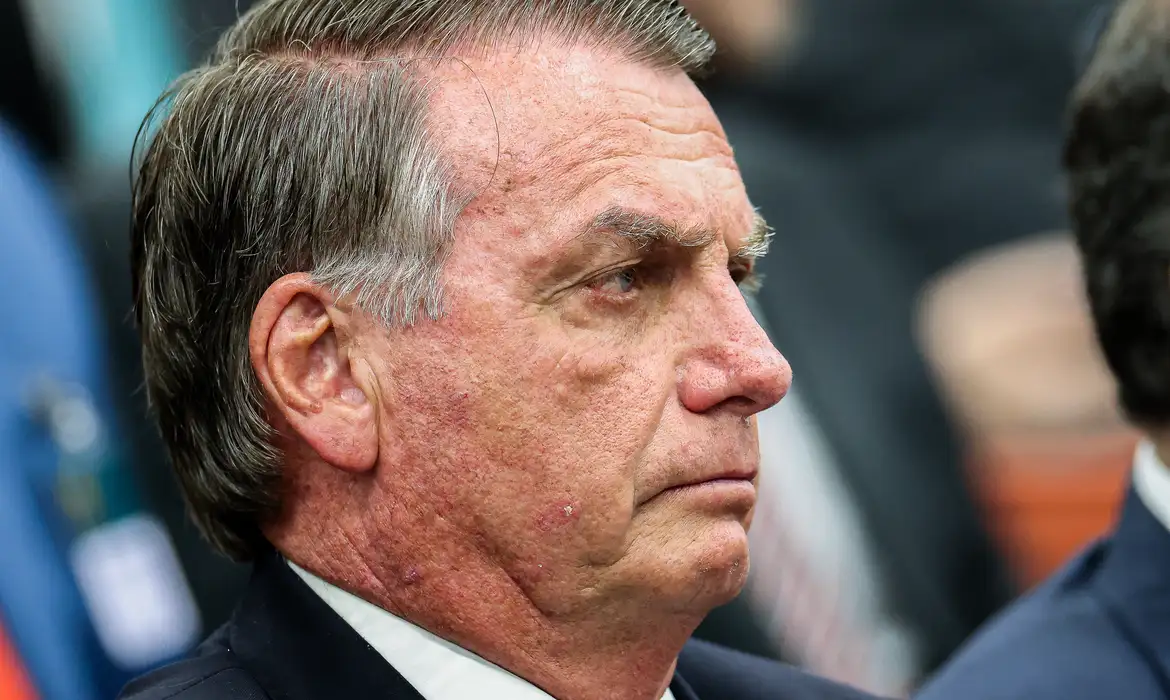 No momento, você está visualizando Bolsonaro pede autorização do STF para fazer procedimento médico