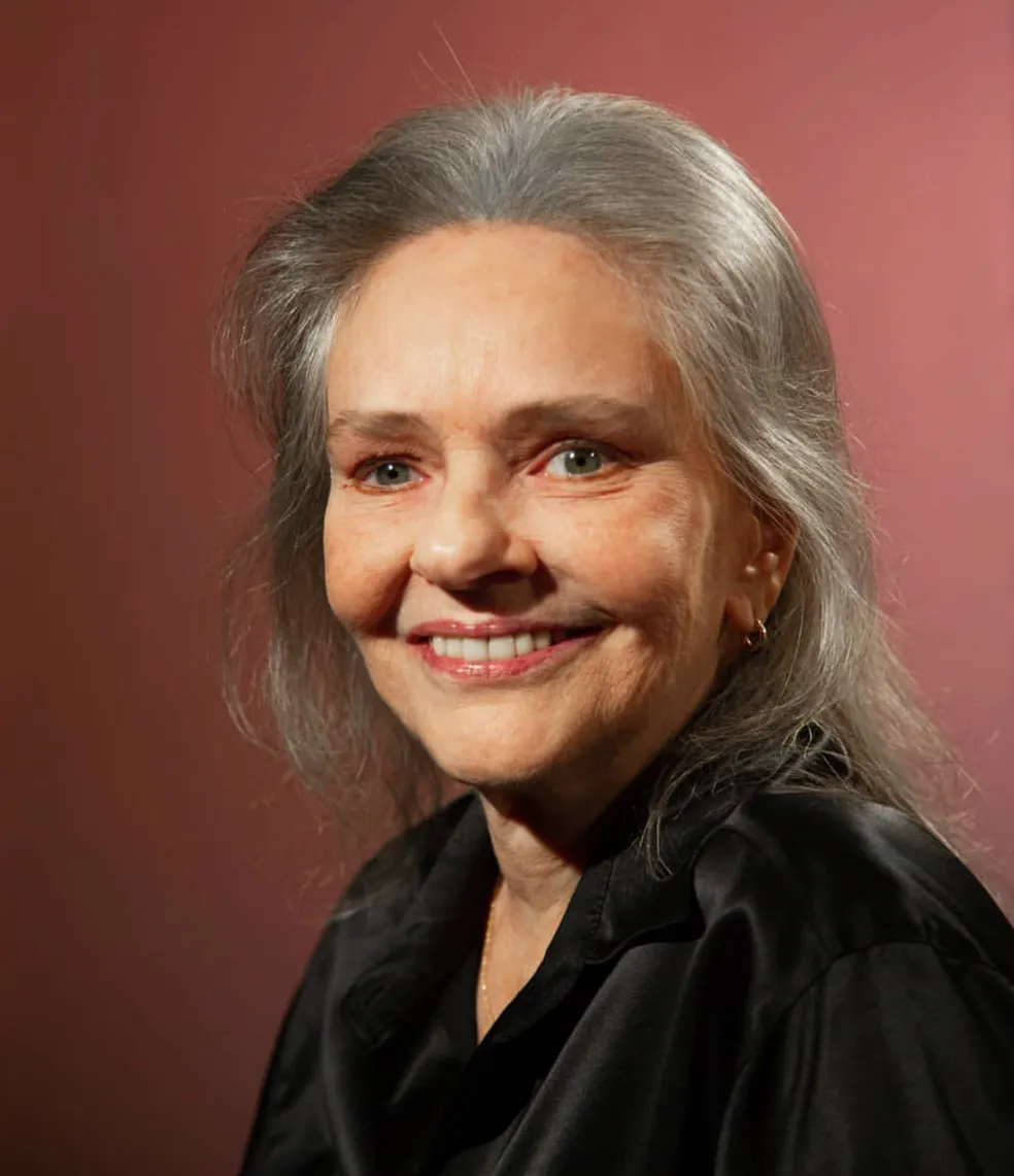 No momento, você está visualizando Morre Angela Ro Ro, ícone da música brasileira, aos 75 anos