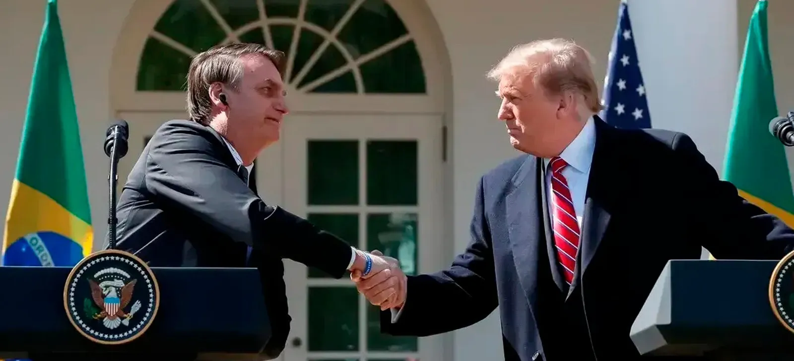 No momento, você está visualizando Trump reage à condenação de Bolsonaro: ‘Fizeram com ele o que tentaram comigo’