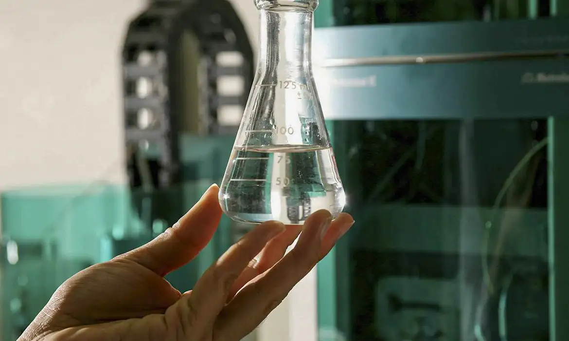 No momento, você está visualizando Rio começa fiscalização para evitar casos de intoxicação por metanol