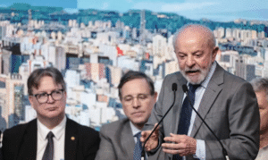 Leia mais sobre o artigo Lula critica decisão do Congresso de não taxar mais ricos, bets e fint