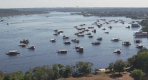 Leia mais sobre o artigo Flutuantes do Tarumã-Açu terão retirada planejada e reordenação; entenda proposta de DPE e MP