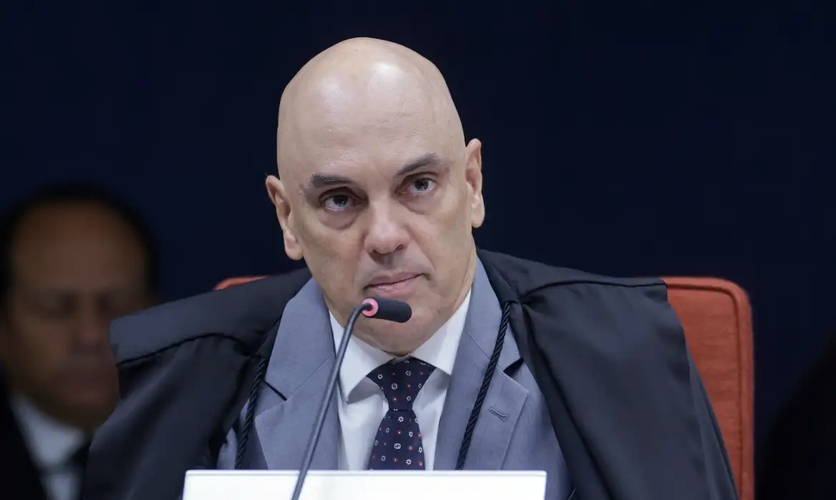 No momento, você está visualizando Golpe: Moraes inicia julgamento do Núcleo 4 com leitura de relatório