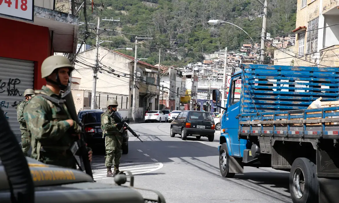 No momento, você está visualizando Rio apresentará plano para recuperar territórios ocupados pelo crime