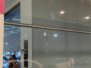 Leia mais sobre o artigo Homem é morto a tiros dentro de shopping na Zona Oeste de Manaus