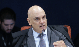 Leia mais sobre o artigo Moraes quer reabrir inquérito contra Valdemar Costa Neto por golpe