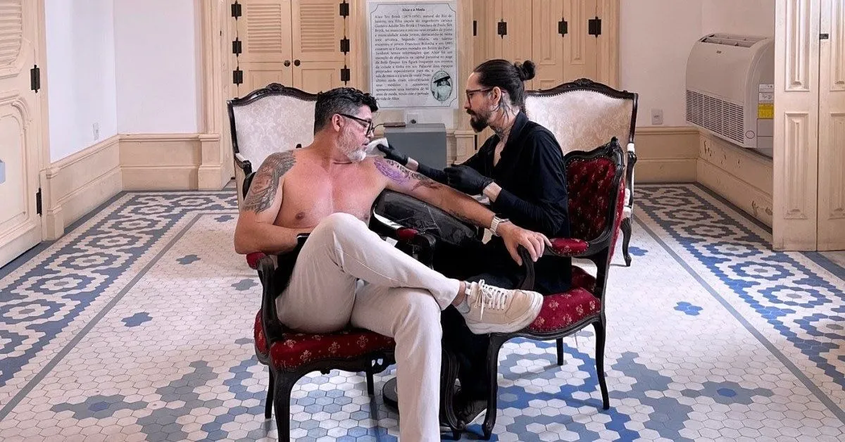 No momento, você está visualizando Diretor de Cultura de Belém é exonerado por tatuagem em palacete histórico