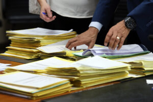 Leia mais sobre o artigo Prescrição intercorrente: como lei de 2021 extingue milhares de processos de cobrança