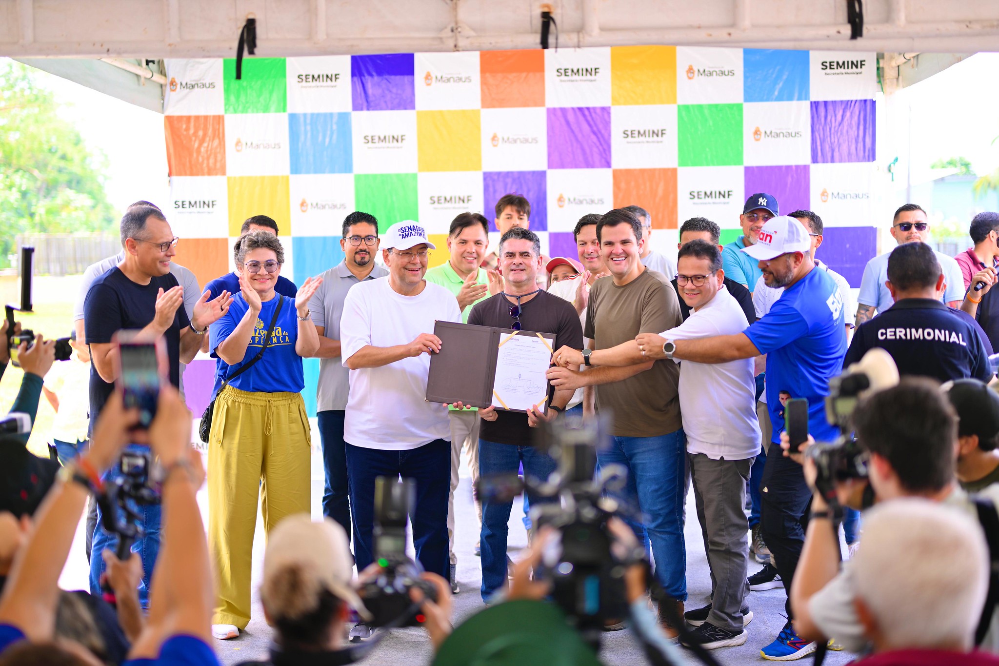 No momento, você está visualizando David Almeida assina ordem de serviço para recapeamento do ramal da Fazenda da Esperança na zona rural de Manaus