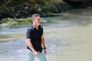 Leia mais sobre o artigo David Almeida vai apresentar na COP 30 projeto das ecobarreiras que retêm 300 toneladas de lixo nos igarapés de Manaus