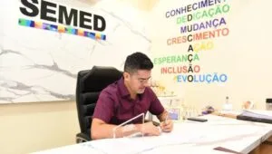 Leia mais sobre o artigo Prefeito de Manaus prepara anúncio dos valores do abono Fundeb