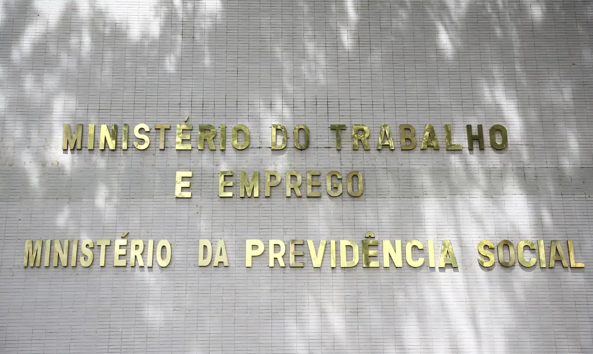 No momento, você está visualizando Prazo para contestar descontos indevidos do INSS ​termina dia 14