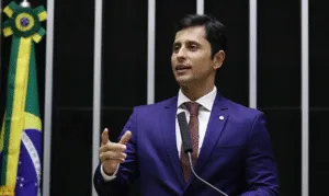 Leia mais sobre o artigo Vice-presidente da CPMI do INSS acusa deputado maranhense de ameaça
