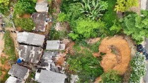 Leia mais sobre o artigo Manaus tem até 380 áreas de risco alto e 112 mil pessoas vivem sob ameaça de desastres naturais