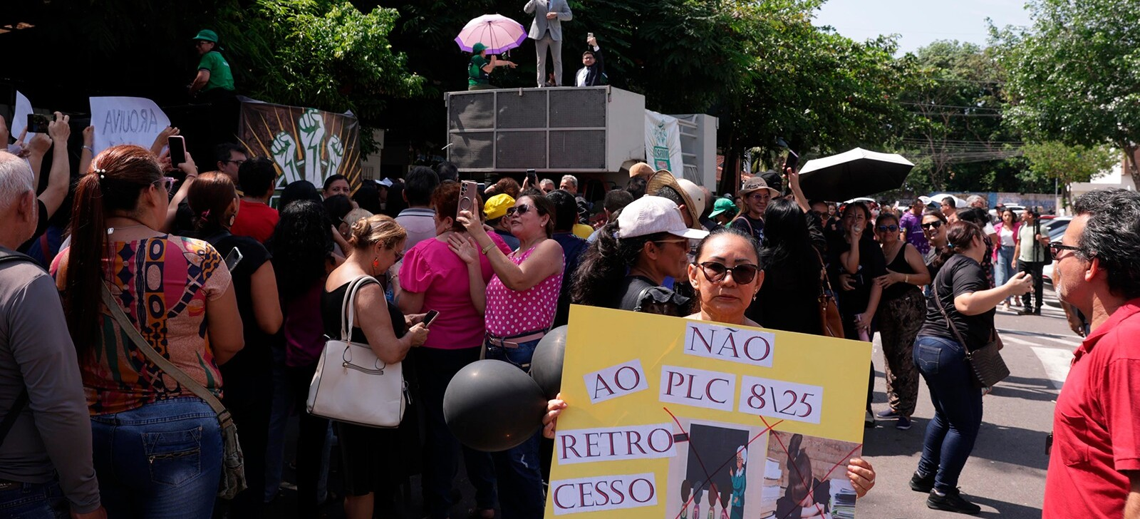 No momento, você está visualizando Professores de Manaus aprovam greve após votação da Reforma da Previdência na CMM
