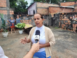 Leia mais sobre o artigo Moradora abandona casa após cratera aumentar em Manaus: “A gente não sabe se vai ter tempo de sair”
