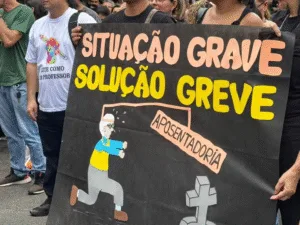 Leia mais sobre o artigo Professores da rede municipal de Manaus entram em greve contra projeto de reforma da Previdência