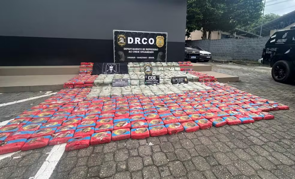 No momento, você está visualizando Cerca de 700 kg de cocaína são apreendidos após confronto no Rio Solimões, no Amazonas