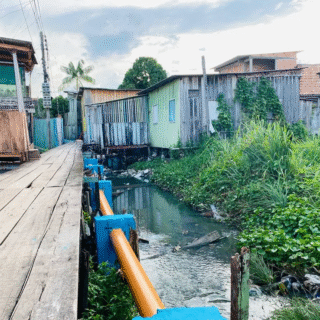 Saneamento em palafitas de Manaus apresentado na COP30 inspira soluções para periferias amazônicas