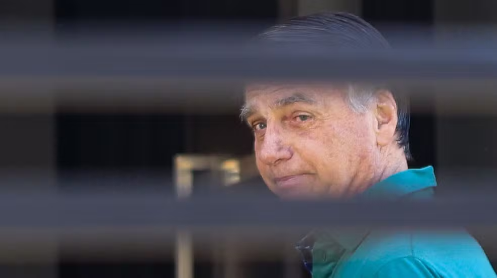 No momento, você está visualizando Após pedido da defesa para realização de cirurgias, Moraes determina perícia sobre quadro de saúde de Bolsonaro