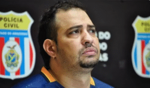 Leia mais sobre o artigo Trio é preso em Manaus suspeita de executar chefe do CV que segurava filho de 1 ano no colo