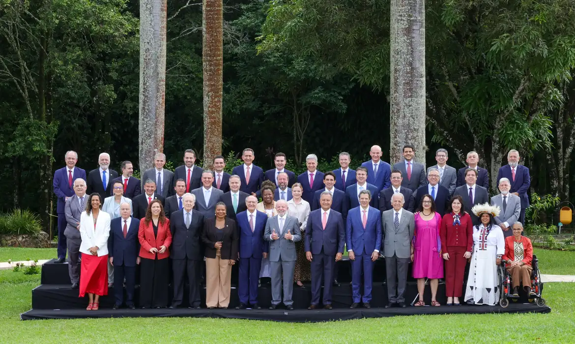 No momento, você está visualizando Lula diz que governo precisa informar melhor ações do governo