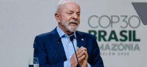 Leia mais sobre o artigo Lula dá 60 dias para ministérios definirem ‘mapa do caminho’ da transição energética no Brasil