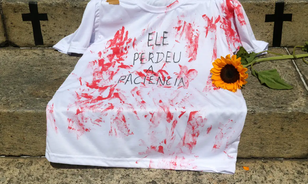 No momento, você está visualizando Mulheres vão às ruas em todo país para protestar contra o feminicídio