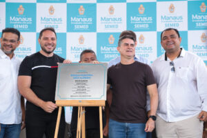 Leia mais sobre o artigo David Almeida entrega escola revitalizada no bairro da Paz e consolida maior transformação educacional