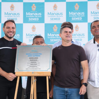 David Almeida entrega escola revitalizada no bairro da Paz e consolida maior transformação educacional