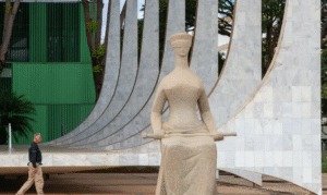 Leia mais sobre o artigo Defesa de Bolsonaro volta a pedir prisão domiciliar