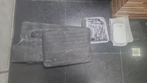 Leia mais sobre o artigo Passageiros são presos suspeitos de tráfico de drogas no Aeroporto de Manaus