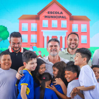 Prefeito de Manaus participa da solenidade de abertura do ano letivo de 2026 e destaca educação como eixo estruturante do desenvolvimento urbano