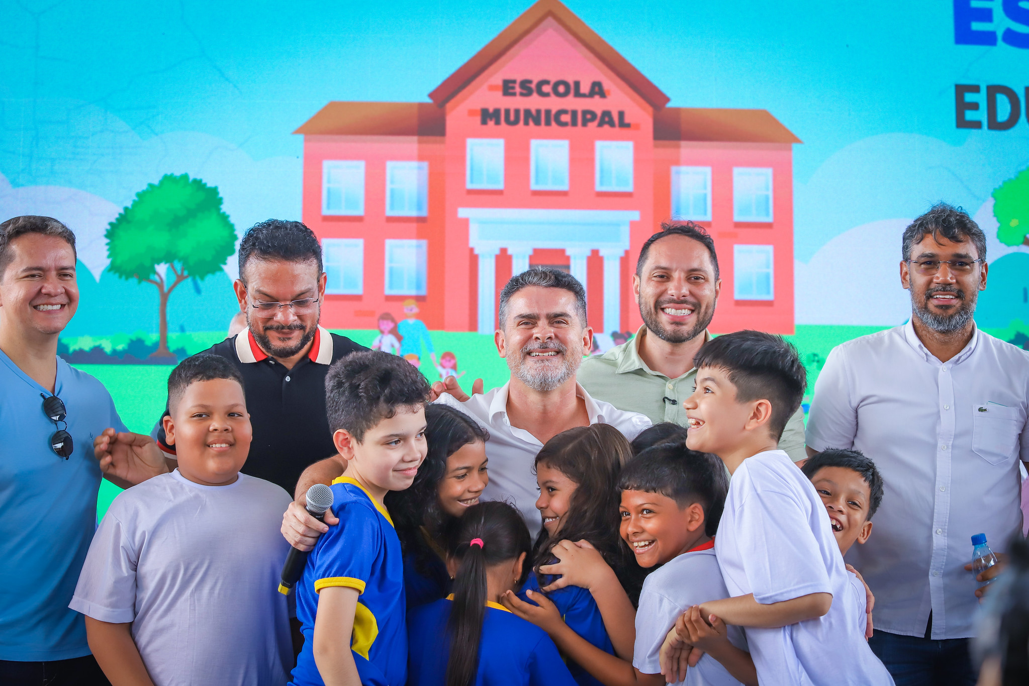 No momento, você está visualizando Prefeito de Manaus participa da solenidade de abertura do ano letivo de 2026 e destaca educação como eixo estruturante do desenvolvimento urbano