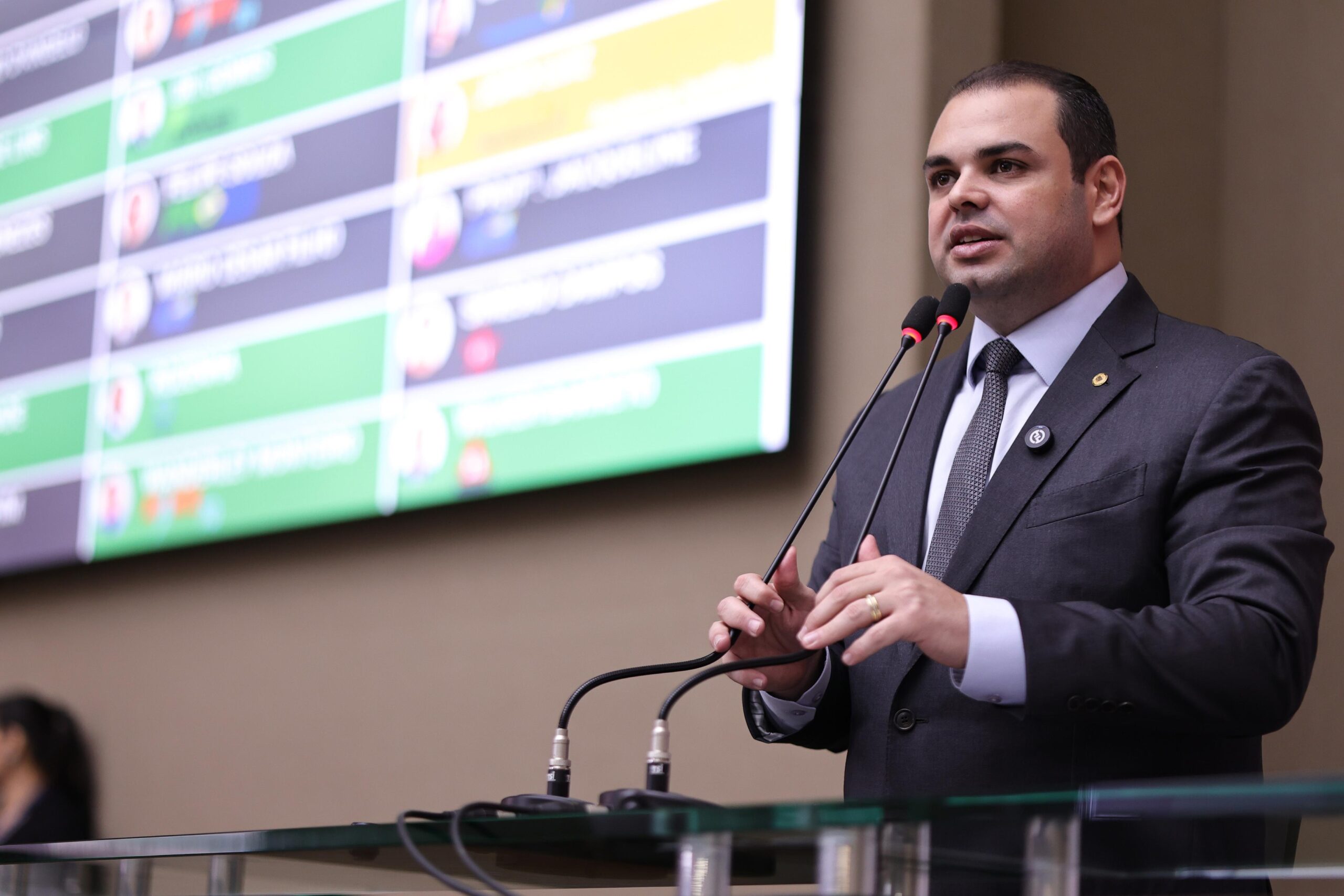 Divulgado resultado definitivo do concurso da Aleam, presidente Roberto Cidade confirma convocação para provas práticas e discursivas em  1º de março