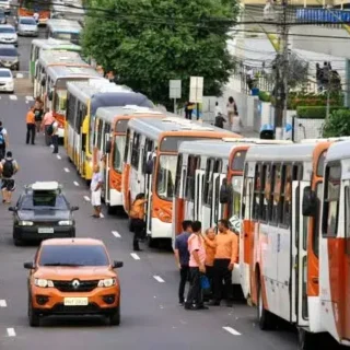 Greve dos rodoviários em Manaus é suspensa após empresas garantirem pagamento