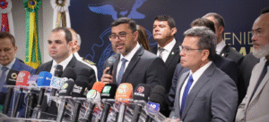 Leia mais sobre o artigo Governador do AM diz que nota da UEA no Enamed supera instituições privadas