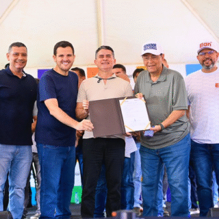 Prefeito autoriza início de obras na comunidade ‘Pingo d’Água’ dentro de um pacote de 13 encostas de Manaus com investimento de R$ 67,1 milhões