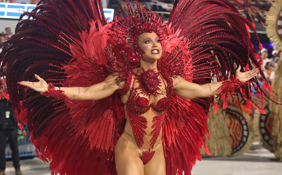 No momento, você está visualizando Perrengues com tapa-sexo: além de Virginia, veja outras musas que tiveram problemas com o acessório