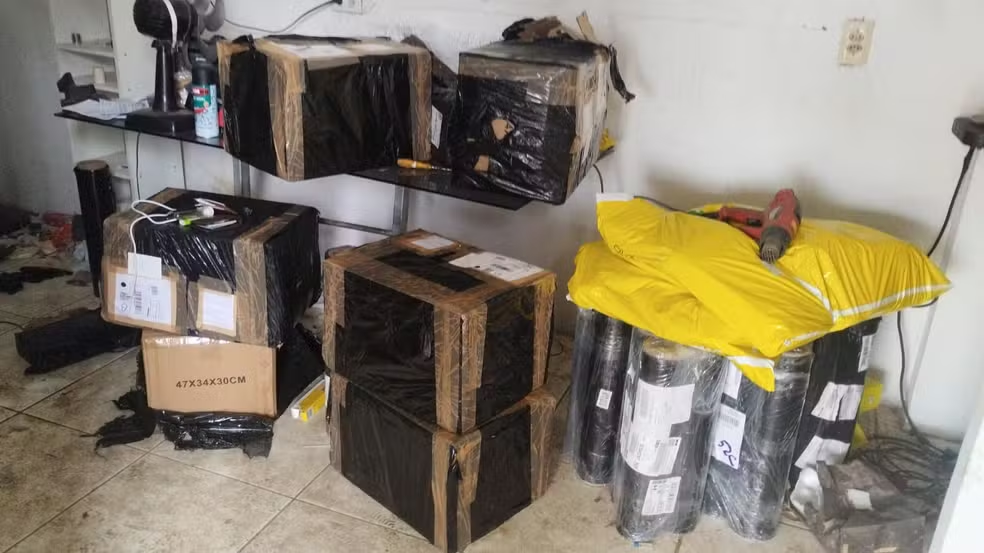 No momento, você está visualizando Mais de 200 kg de drogas são apreendidos após perseguição policial em Manaus; quatro homens são presos