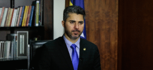 Leia mais sobre o artigo Rondônia: troca de partido de governador mantém plano do PL por candidatura própria