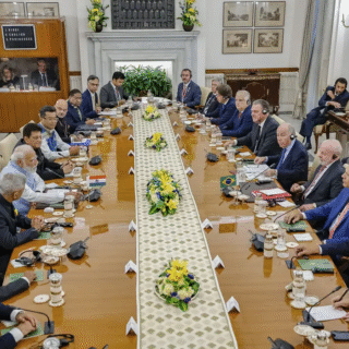 Brasil e Índia assinam acordo sobre terras raras e minerais críticos