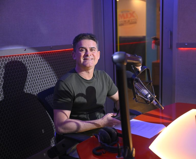 No momento, você está visualizando David Almeida vai apresentar programa de rádio com links em redes sociais depois que renunciar ao cargo, em abril