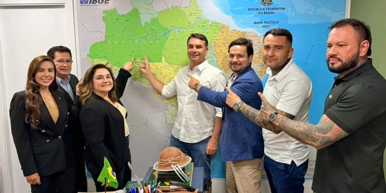 No momento, você está visualizando PL Amazonas reúne com Flávio Bolsonaro e traça estratégias da pré-campanha no Estado