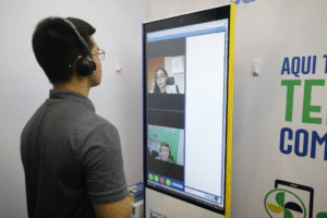 Leia mais sobre o artigo Governo do Amazonas implanta cabines de Telessaúde para consulta médica com clínico geral em shoppings da capital