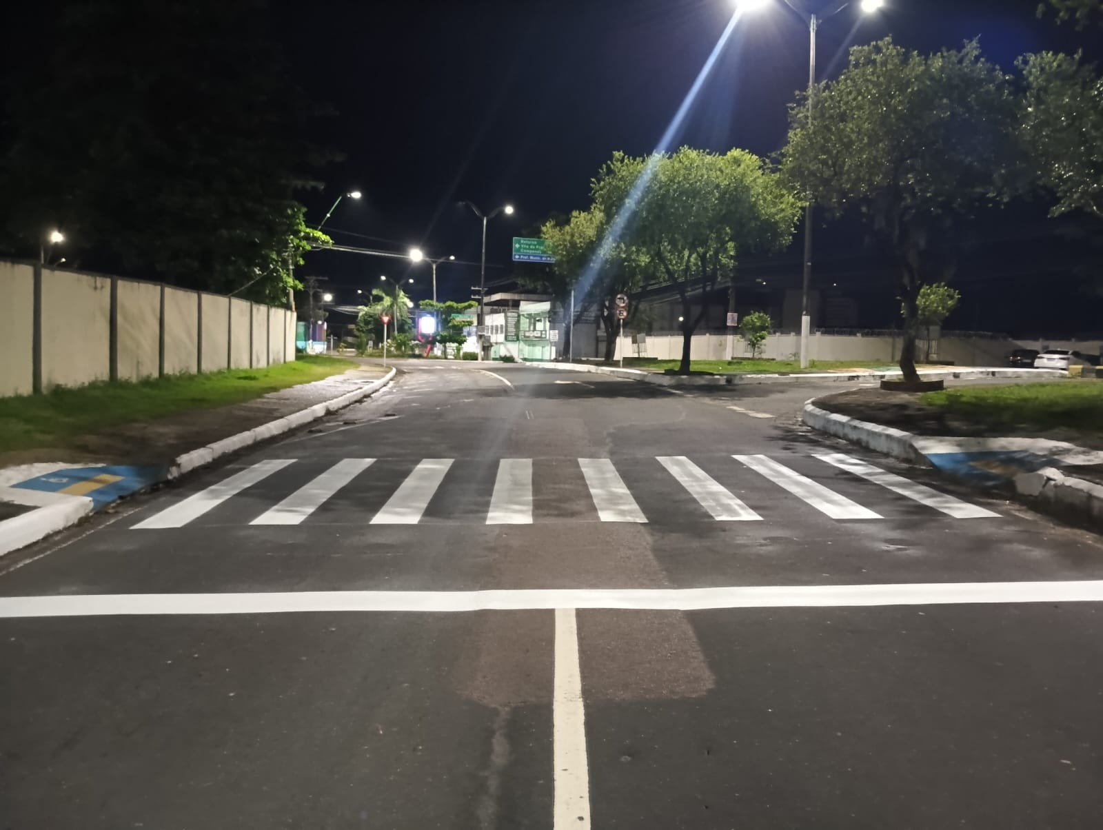 No momento, você está visualizando Prefeitura de Manaus avança na sinalização viária em diversos pontos da cidade