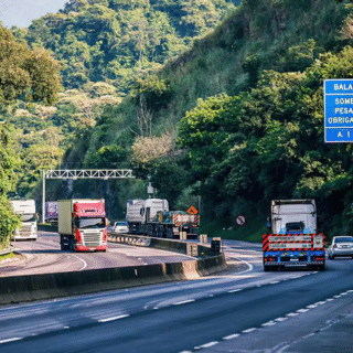 Começam a vigorar novas regras para frete no Brasil